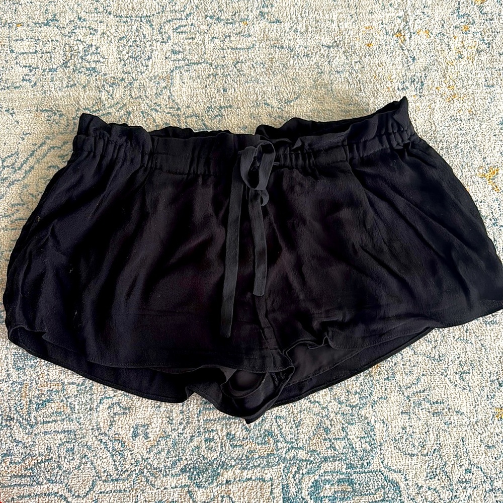 Black Aritzia Wilfred small viscose dress shorts